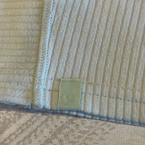Lululemon Ribbed Softstreme Cropped Tank Kohlrabi Green - Size: 0 - Picture 2 of 4